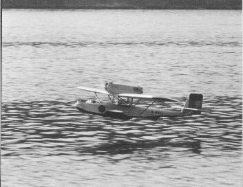 Dornier opustil poprv� �sp�n� hladinu